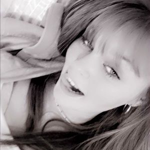 Meet your Posher, Kaylie